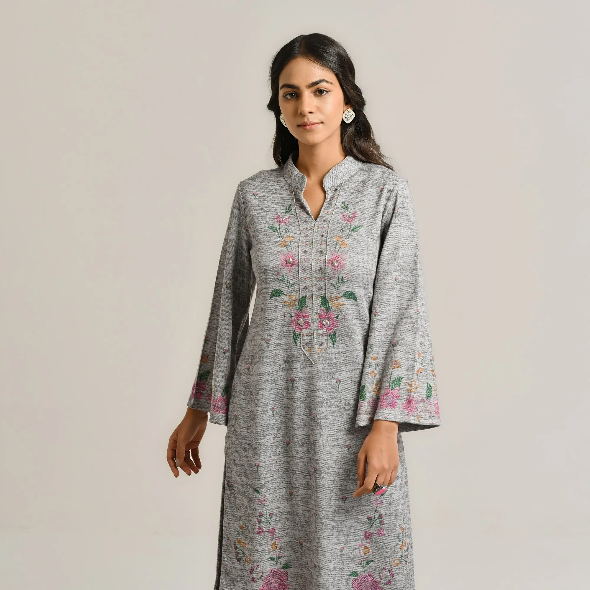 Grey Floral Woollen Kurta Set with Embroidery Detail