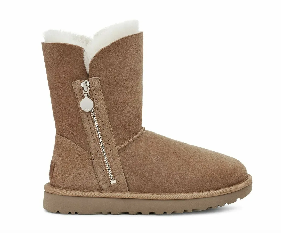 WOMEN'S UGG BAILEY ZIP SHORT BOOT | CHESTNUT